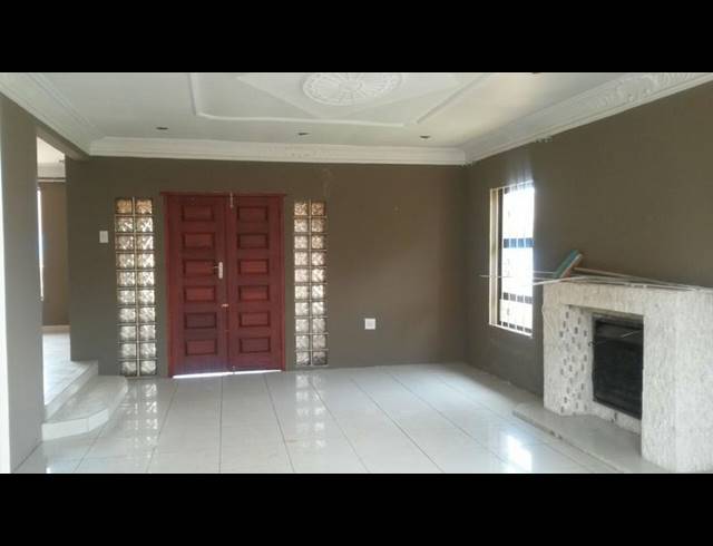 2 BEDROOM HOUSE FOR SALE IN MONDEOR